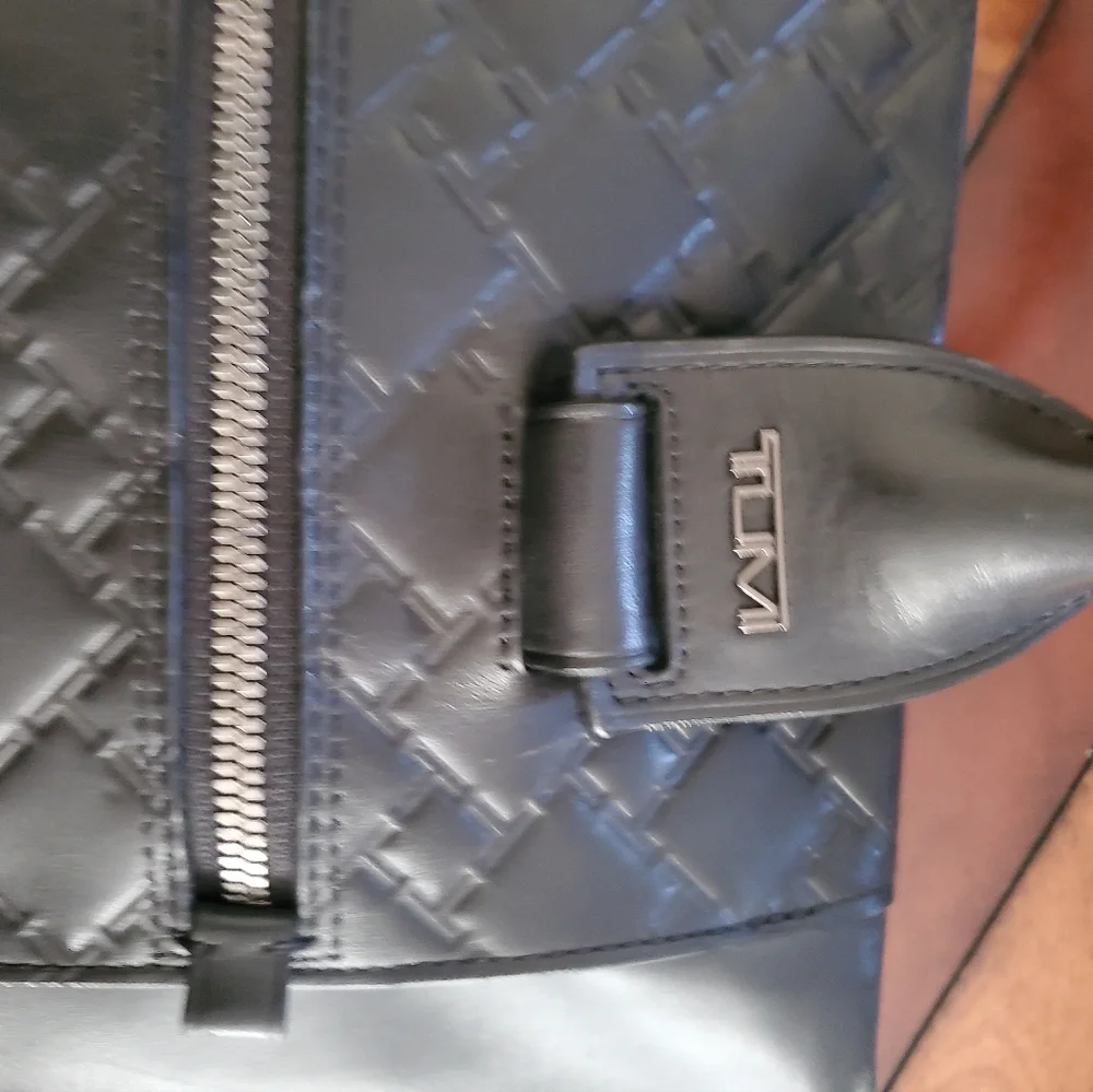 Authentic TUMI Y2K briefcase shoulder/hand business tech vintage black leather b